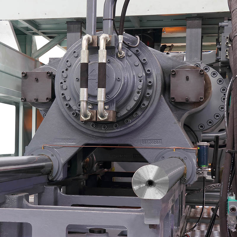 HXM2200: HXM-servo-ruiskuvalukone